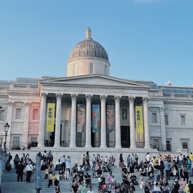 London’s Heartbeat: Trafalgar Square and Artful Escapes