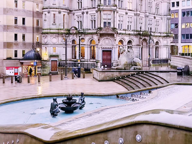 Victoria Square Birmingham: The Heart of the City 🏙️✨