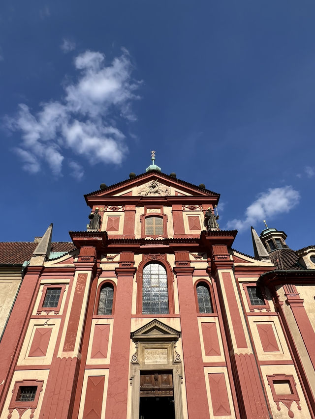 🇨🇿 布拉格城堡：聖喬治聖殿（Bazilika Svatého Jiří）✝️