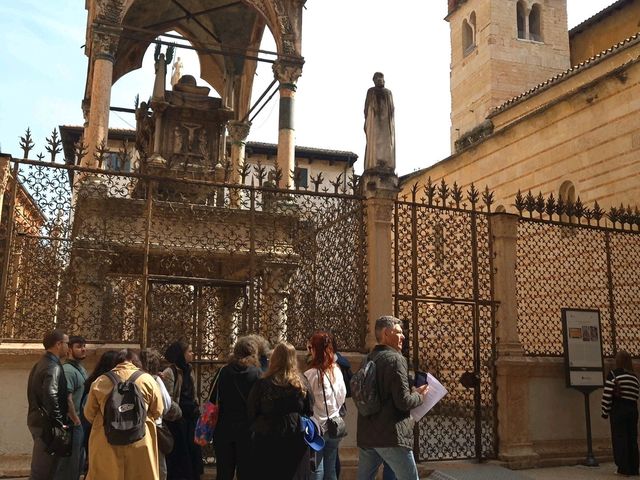 Gothic tombs made for an important family in Verona!