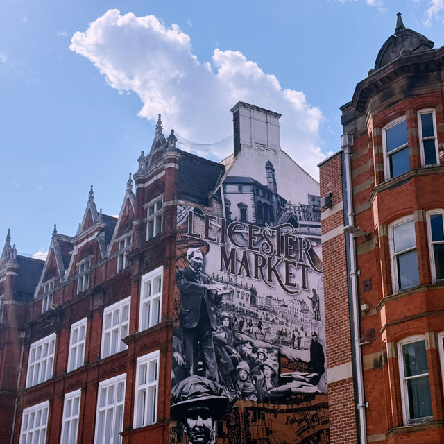 🚆✨ Day Trip from Manchester to Leicester: A Cultural & Historic Stroll with a Splash ⛲
