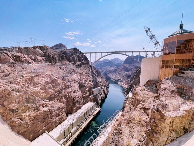 🚗 National Park Road Trip Tips: Make Hoover Dam Your Epic Midpoint Stop! 🛣️💦