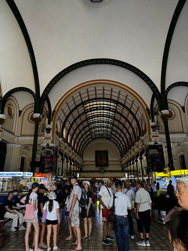 Ho Chi Minh: the capital, do it by bus 