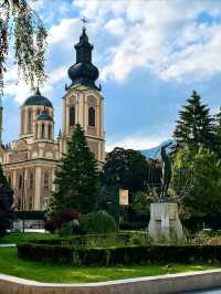 🕌 Sarajevo: A City Where Cultures Meet and History Lives On 🇧🇦✨