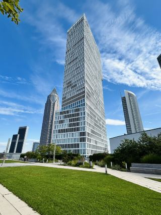 Nikmati pemandangan kota Frankfurt secara panorama