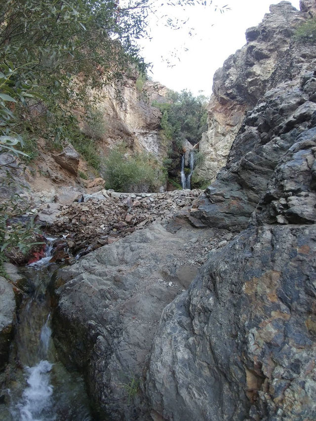 🍁 Darband – Tehran’s Autumn Mountain Escape 🌿