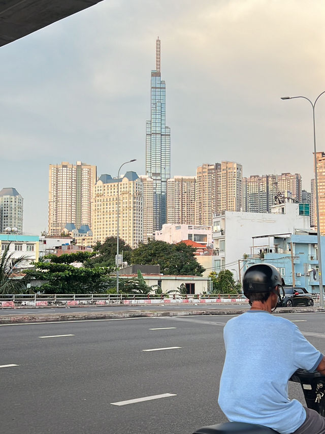 🇻🇳🌆 Saigon -the city that moves faster than you can blink 🇻🇳🌆 Saigon -the city that moves faster than you can blink