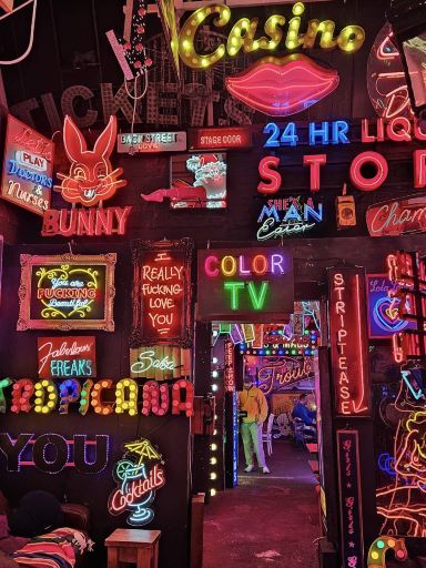 ゴッズ・オウン・ジャンクヤードは人気のスポットに | Trip.com ロンドン