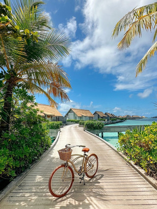 Maldives Honeymoon Guide: The Most Romantic Escape on Earth 💍🌊