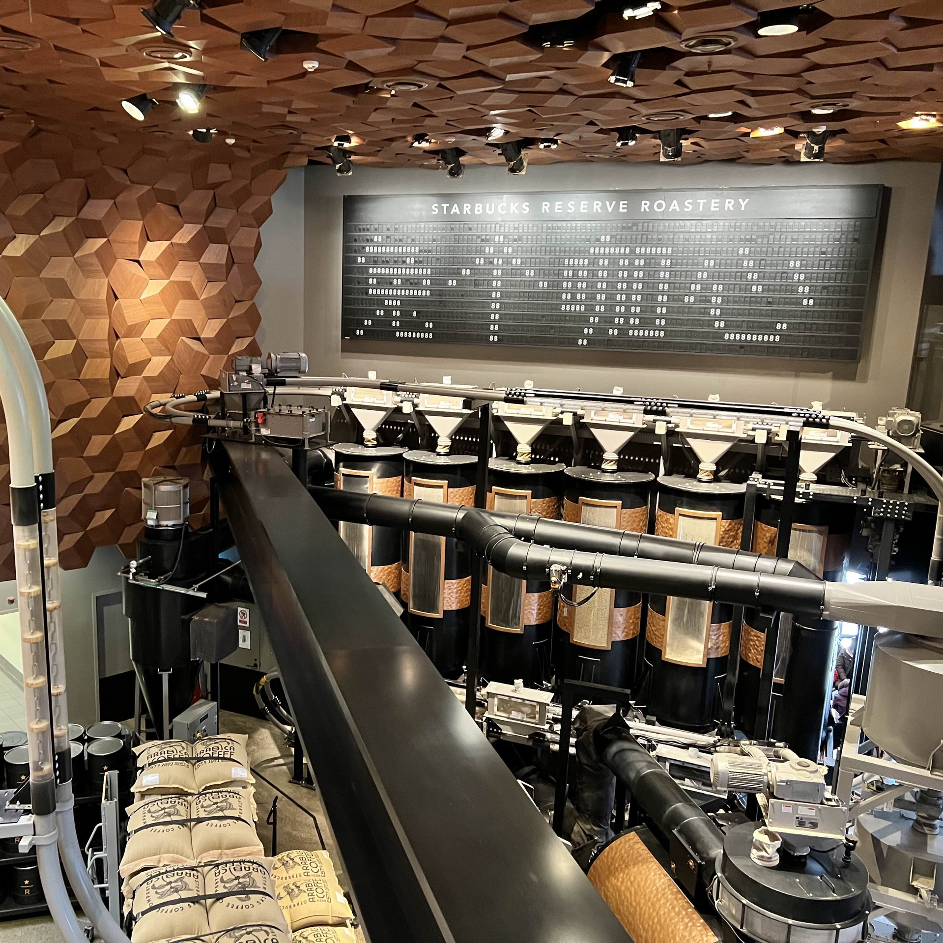 中国・上海】スタバのロースタリーで限定メニューを楽しんで | Trip 