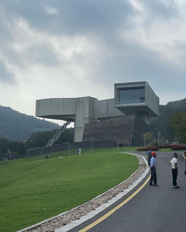 南京四方美術館：懸浮在空中的藝術殿堂，讓你領略建築與藝術