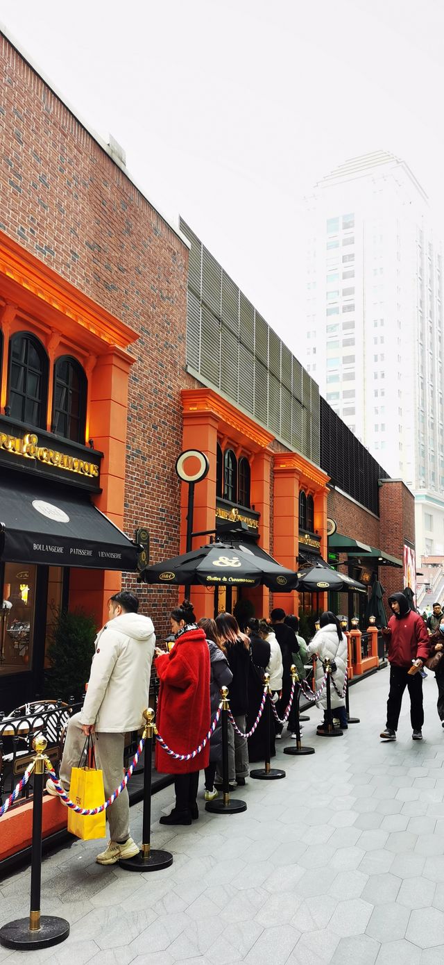 南京西路的“後院”——吳江路休閒街