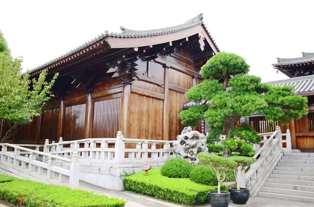 位於上海的大唐風寺廟--寶山寺