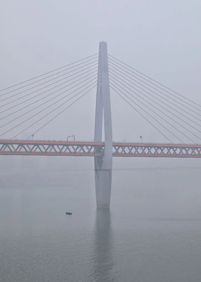 春風十里，山城風景優美