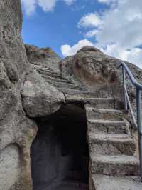 瓦爾齊亞Vardzia岩石上的洞穴之城