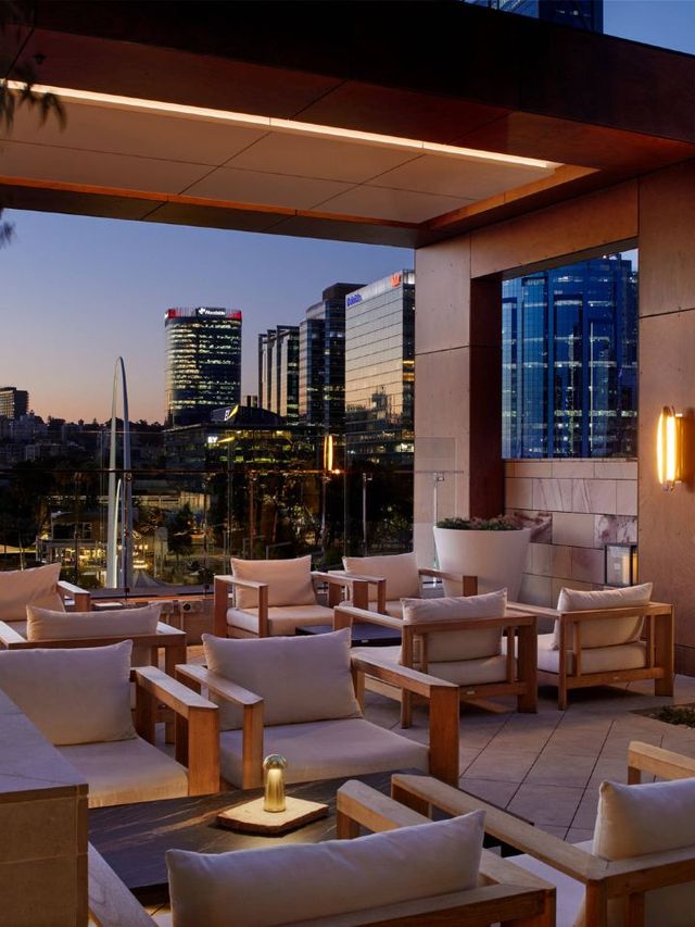 🌟 Perth's Posh Palace: Ritz-Carlton's Riverfront Retreat 🌟