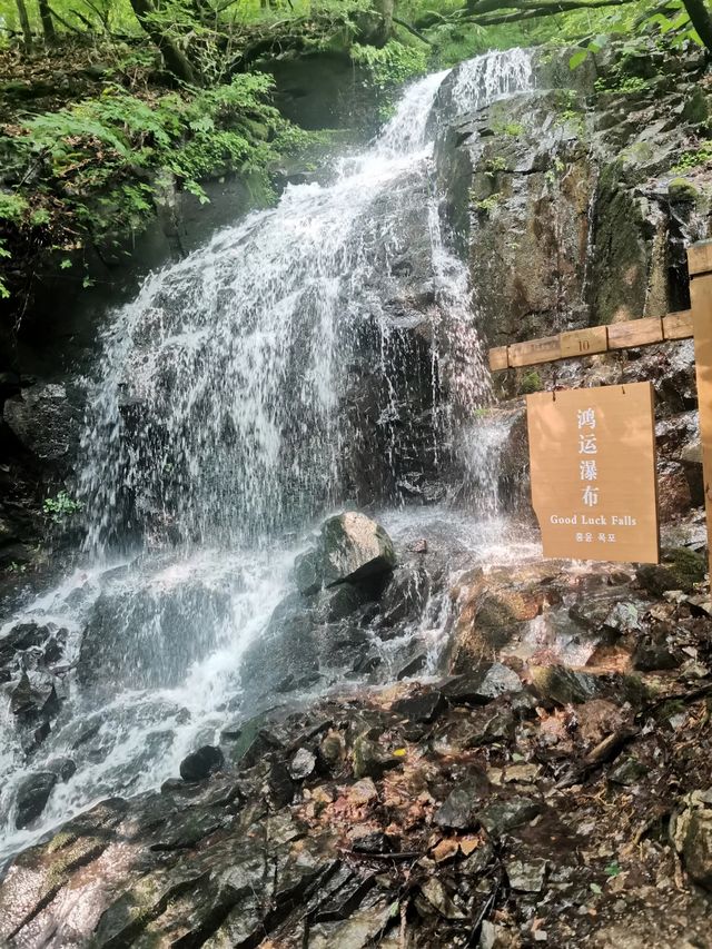 綠石谷漫步：邂逅本溪的清幽仙境