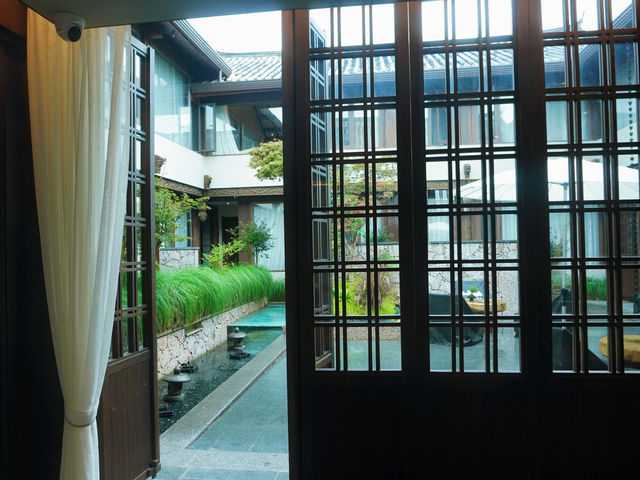 墨山全景私湯 Villa，享受麗江古城古色古香～