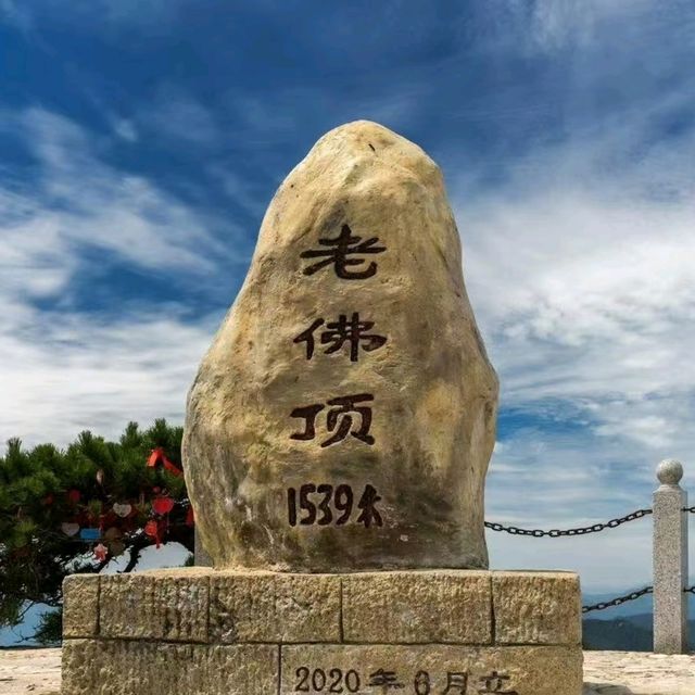 探秘萬佛山：自然奇观與佛教聖地的完美邂逅