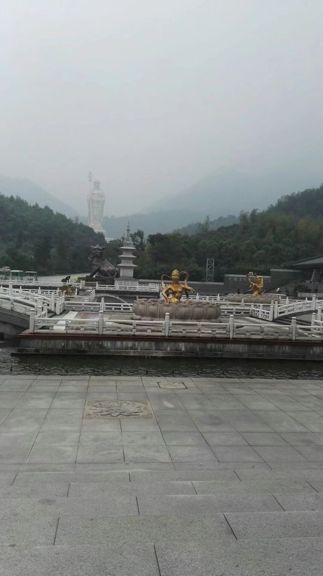 蓮花佛國——九華山之旅。 蓮花佛國——九華山之旅。
