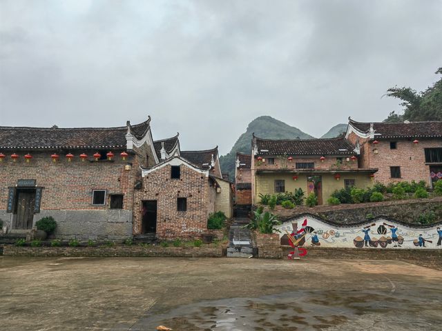 廣西富川虎馬嶺古村。