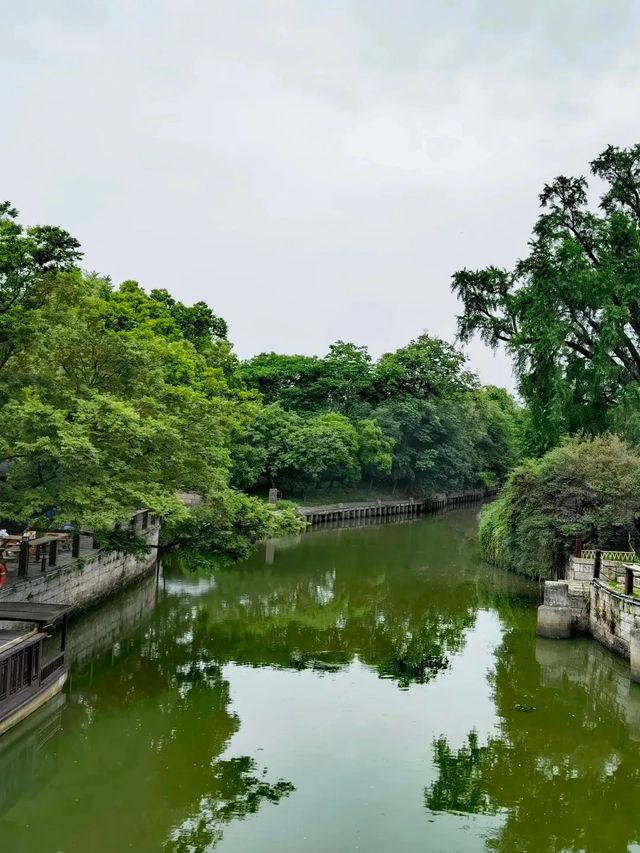 千年古韻，漫步梅花洲。