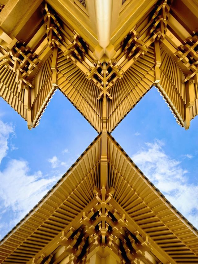 寧波驚現雲頂天宮。
