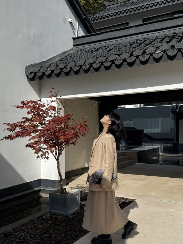 睡進山裡為了這扇窗來了趟西湖