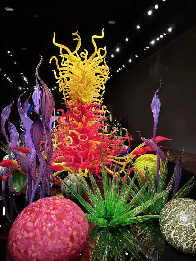 Chihuly Garden and Glass | A Dreamlike Glass World