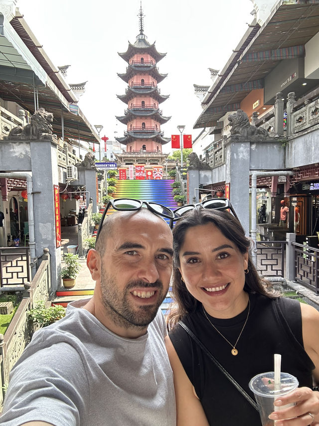 🏮 Step Back in Time at Chenghuang Temple Commercial Street – Ningbo’s Lively Heritage Hub! 🛍️