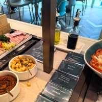香港機場挖到寶！新開Kyra貴賓室人少景美美食爆多😍
