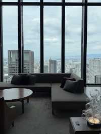 大阪康萊德｜都市高空奢享，泡澡看景兩不誤！🛁✨