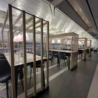 機場｜香港機場休息室Sapphire Lounge 過去半年大概去了HK機場七八次，各種休息室也算體驗過一輪～ 最近會陸續分享，先來說說我最愛的這家！