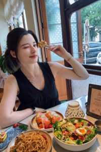 啊啊啊！打卡一間超上鏡超精緻嘅小食店啊！