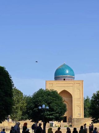 After reading this 7-day Uzbekistan essential itinerary, you'll travel through time in the heart of the ancient Silk Road! From Samarkand's blue domes to Bukha