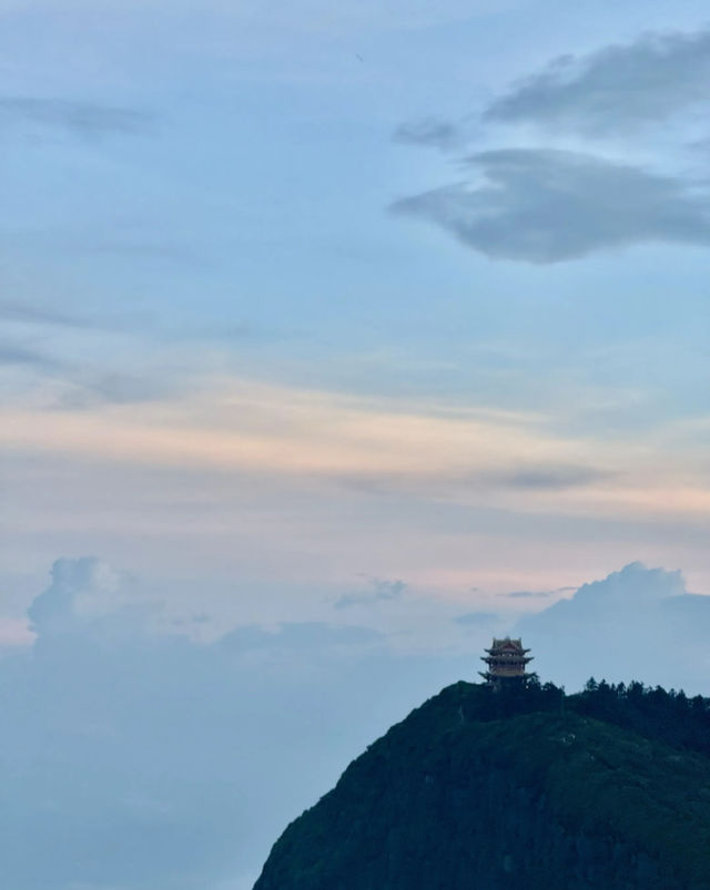 峨眉山2日1夜超全攻略睇日出雲海