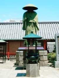 大阪秘境！一心寺「骨佛」震撼奇觀】**  
