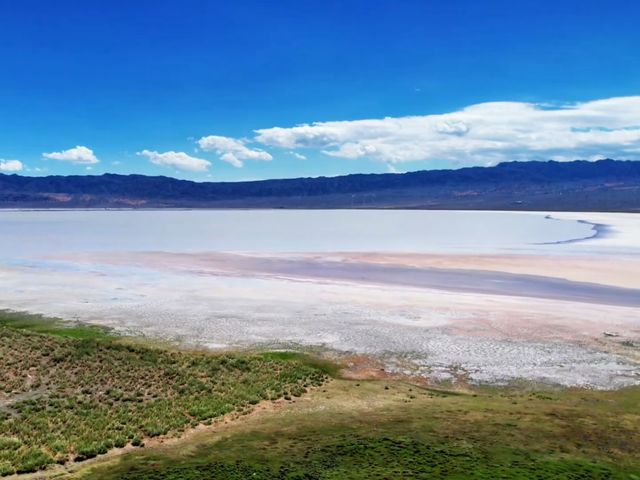 七月探索烏魯木齊鹽湖景區：鹽海之上的夢幻奇景   七月，陽光熾熱，烏魯木齊鹽湖景區宛如一顆璀璨嘅明