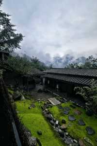 山凹凹裡的神仙民宿！睡進森林裡，連呼吸都在治癒