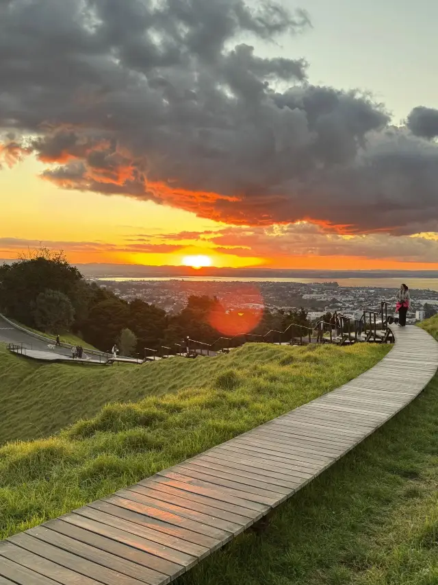 Today's dose of romance in New Zealand belongs to Mt Eden