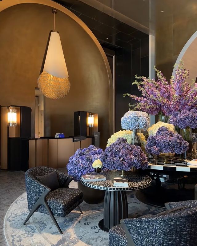 伊寧洲際酒店環境很好yo～#酒店天花板