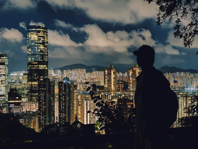 住深圳去香港爬【柏架山+怪獸大廈】|一周一山 住深圳去香港爬【柏架山+怪獸大廈】|一周一山