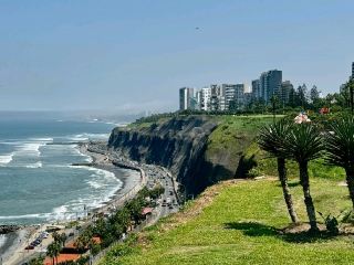 Parque del Amor: A Romantic Seaside Park