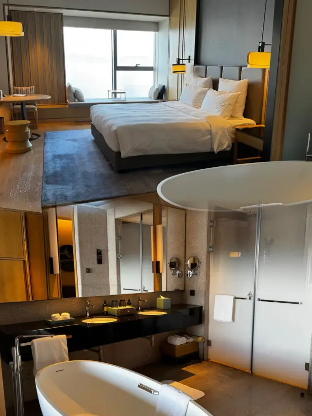 My first time staying in such a high-end and elegant hotel—it's absolutely amazing!!!