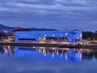 Courtyard Linz, Encounter the Summer and Distance of Upper Austria