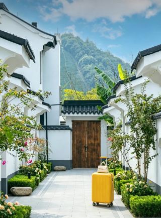 Lock in this courtyard house for your Jiangsu and Zhejiang vacation
