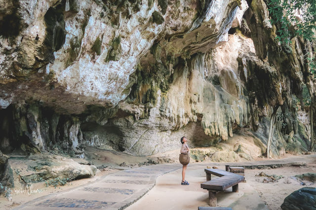 หาดถ้ำพระนาง (Phra nang Cave Beach)