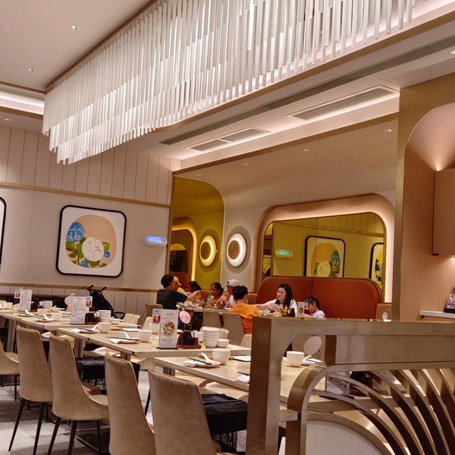 享受樂天皇朝 , 令人快樂的美食！