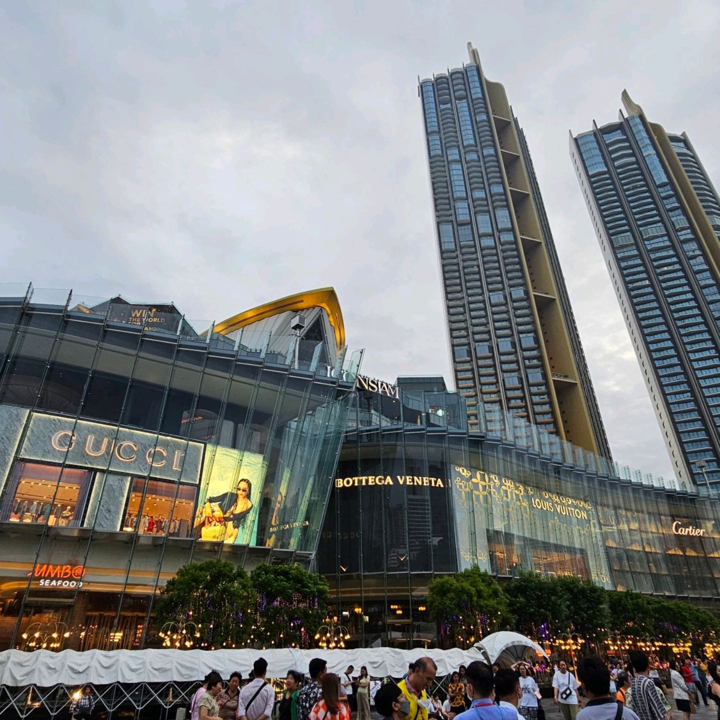 ICONSIAM : Dining : 7 wondrous dining zones