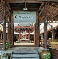 เที่ยวตลาดน้ำสี่ภาค พัทยา